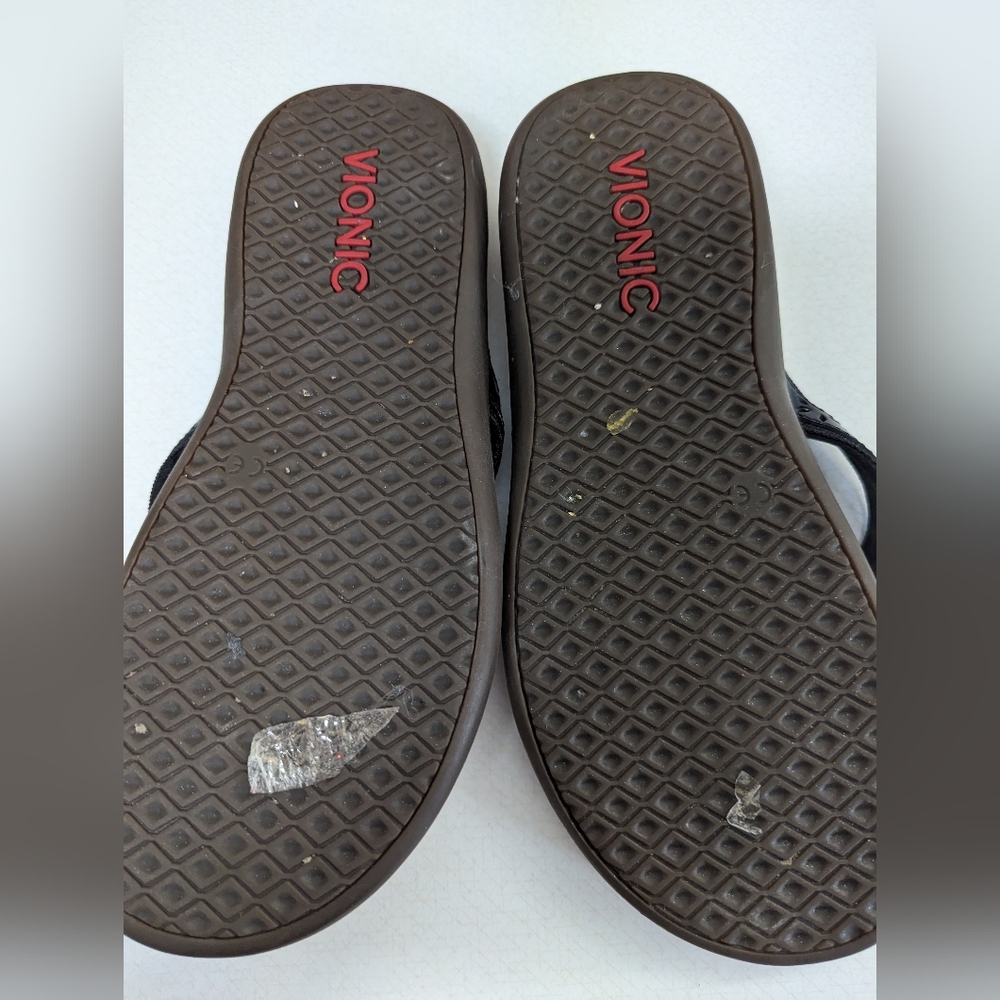 Vionic flip flops - Picture 2 of 3